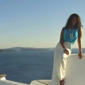 Meet your posher, Maria. My fashion philosophy is buy quality over trends.